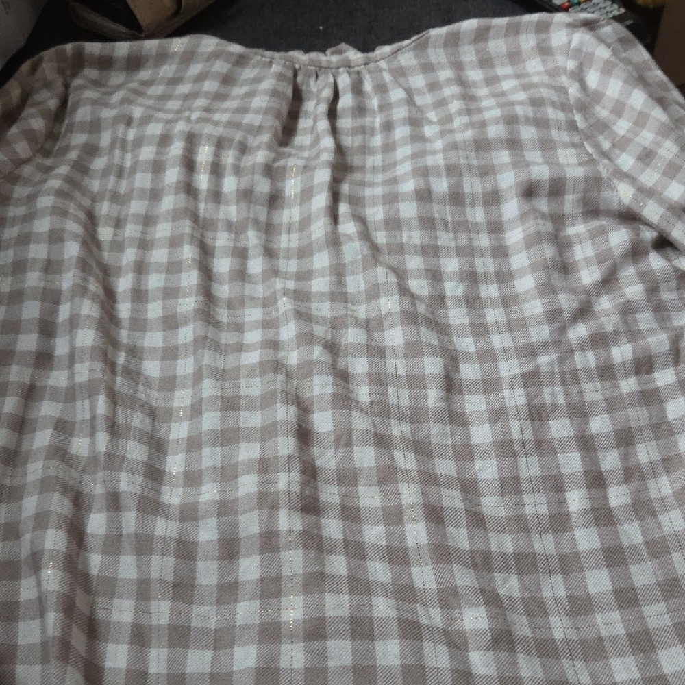 $5/$25- LOFT Beige Plaid Blouse - Picture 6 of 6